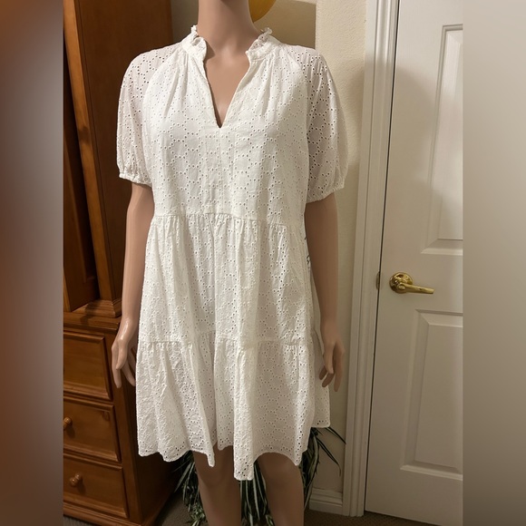 MSK Dresses & Skirts - MSK Women's Babydoll Eyelet White V-Neck Tiered Short Sleeve Mini Dress. Size M.